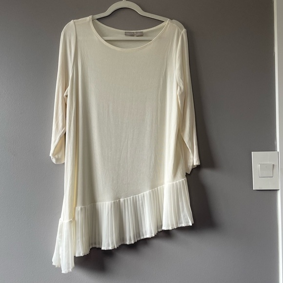 [XL] Chicos Women’s Creme White Short Sleeve Asymmetrical Blouse w/ Fan Trim - Picture 2 of 9